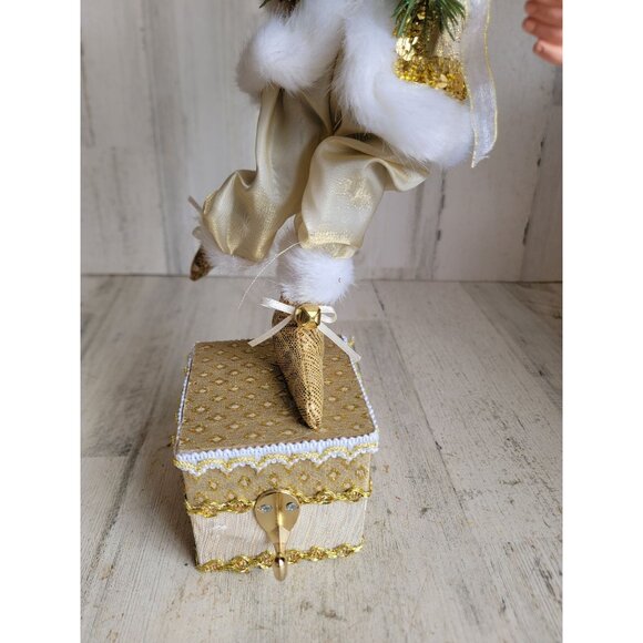 Nicholas collection elf standing on box stocking holder vintage decor - Picture 4 of 10